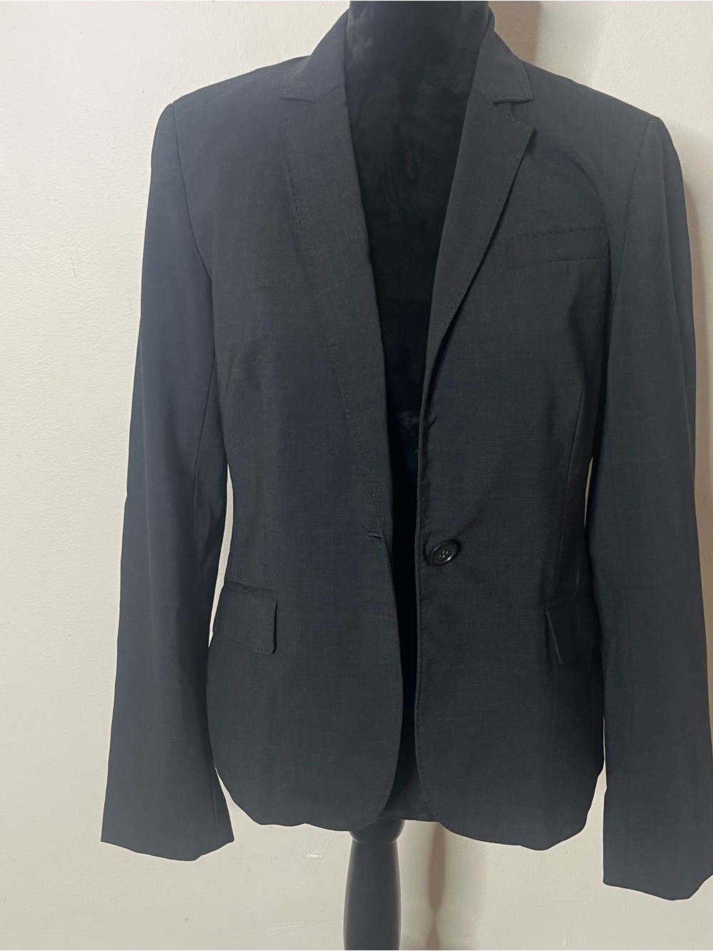 J. Crew Womenโs Black Single-Button Flap Pocket Notchedโ Lapel Wool Blazer Sz 8